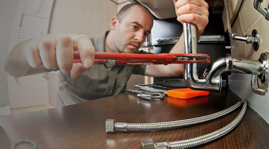Expert burst pipe repair services in Elmaton, TX